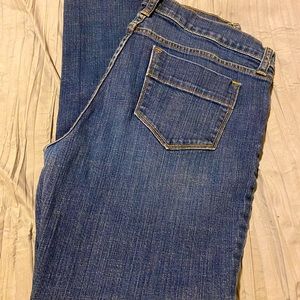 Old Navy Sweetheart jeans. Size 8